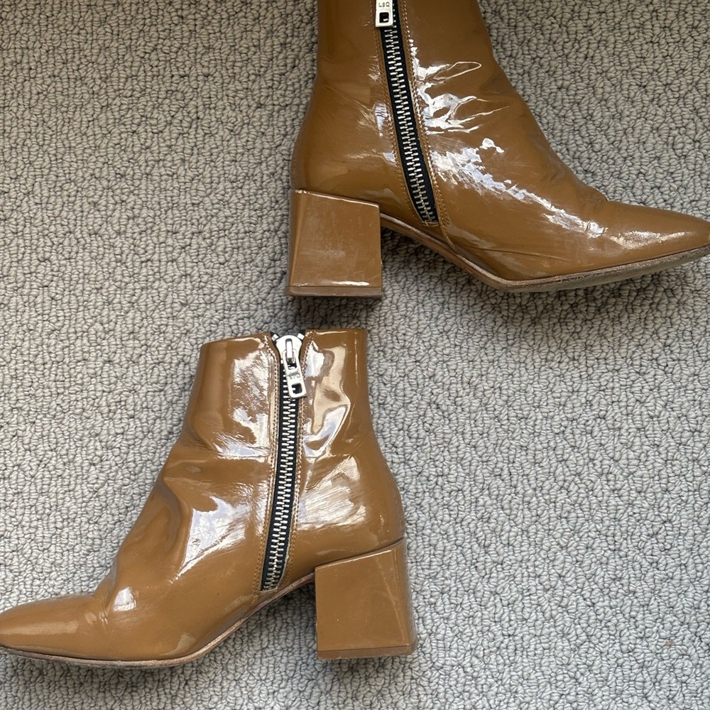 Loq Lazaro Boots in Patent Tan